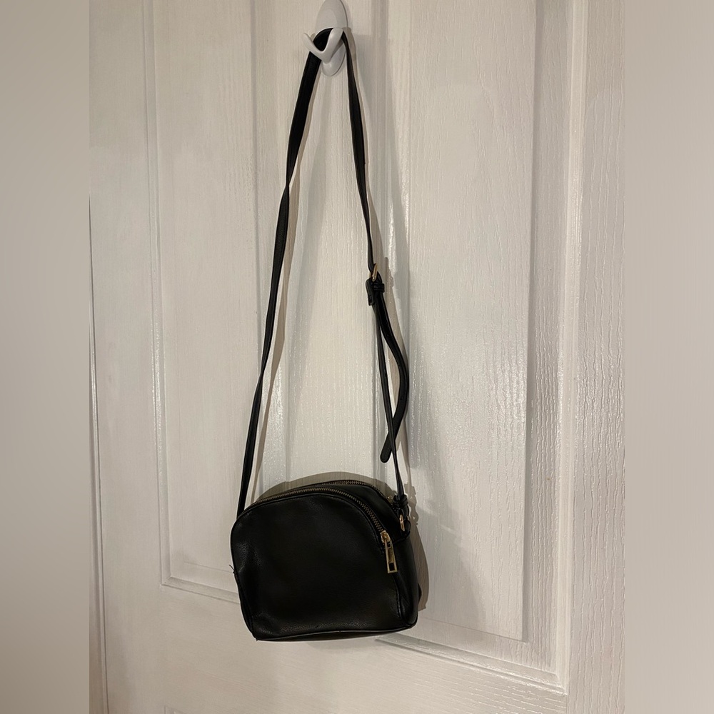 Forever 21 Black Dual Zipper Crossbody Bag
